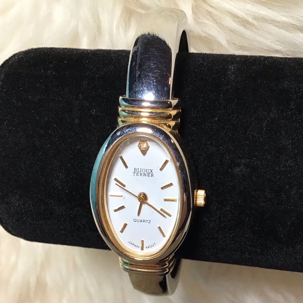 Bijoux Terner Ladies Watch Gold Tone Bangle Band With Silver Accents 10$